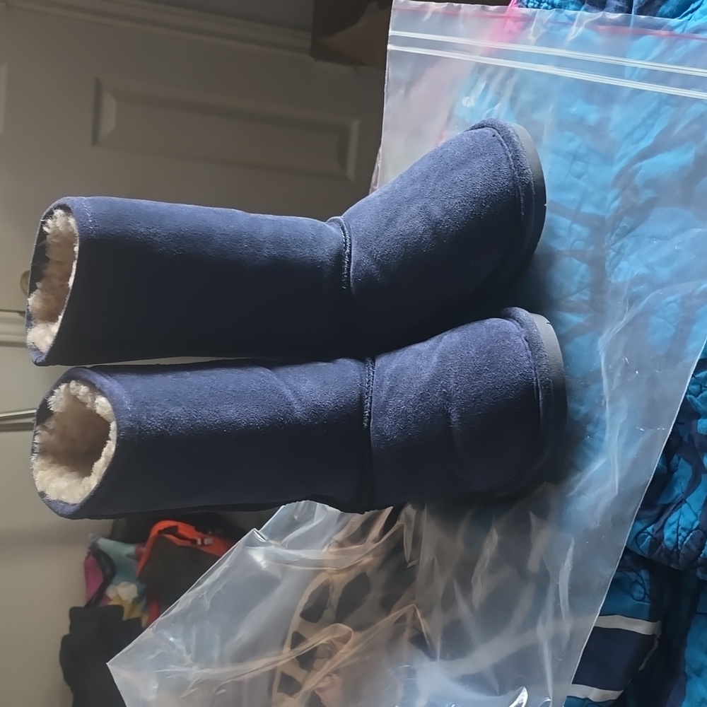 Bearpaw mid calf blue boots
